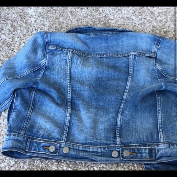 Levi’s Denim Jacket Sz S Mid Wash Blue Colour Pockets and Buttons Vintage - Picture 8 of 11